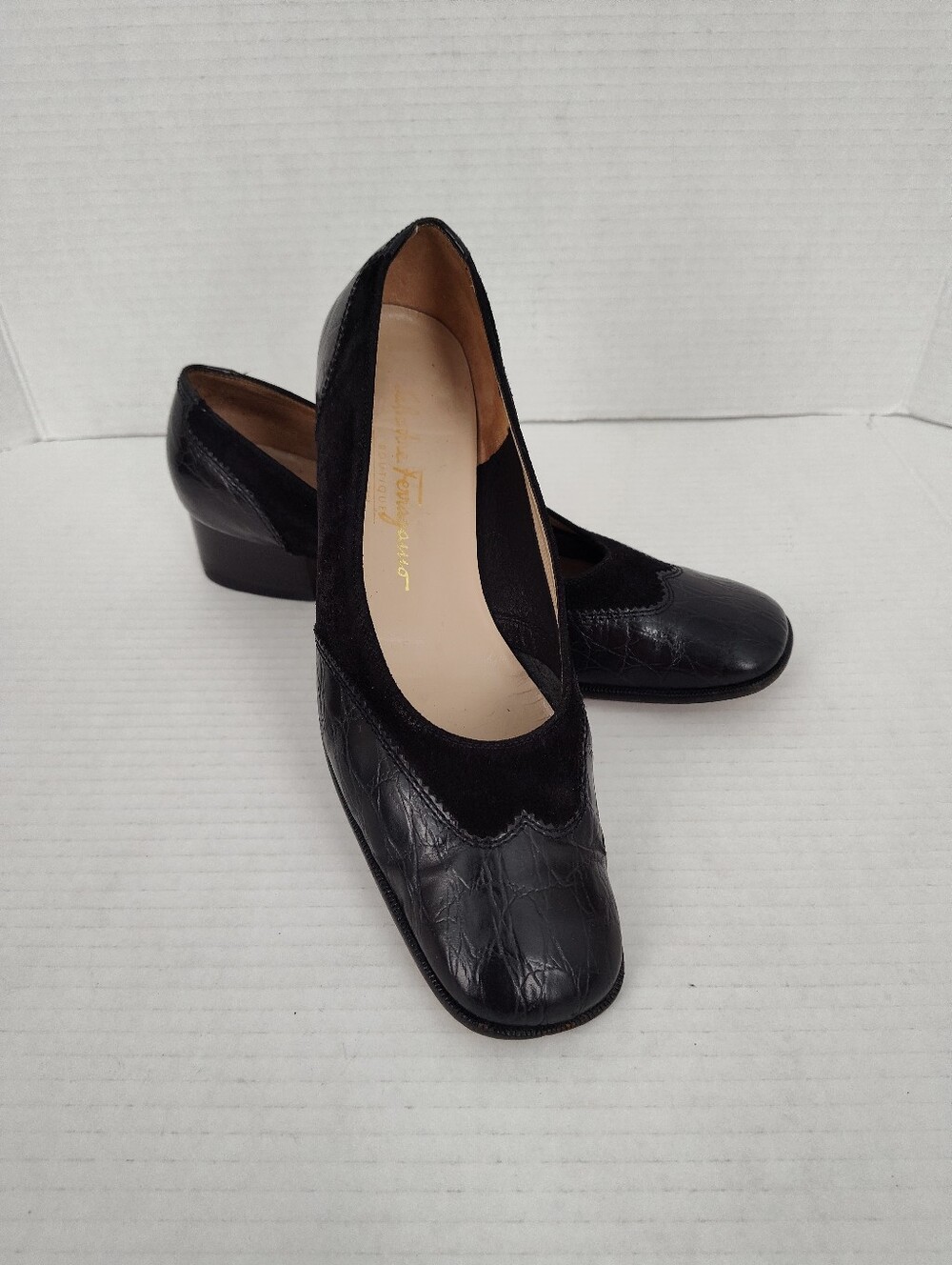 Salvatore FERRAGAMO Black Suede & Croc Leather Low Heel Spectator Pumps 8.5B